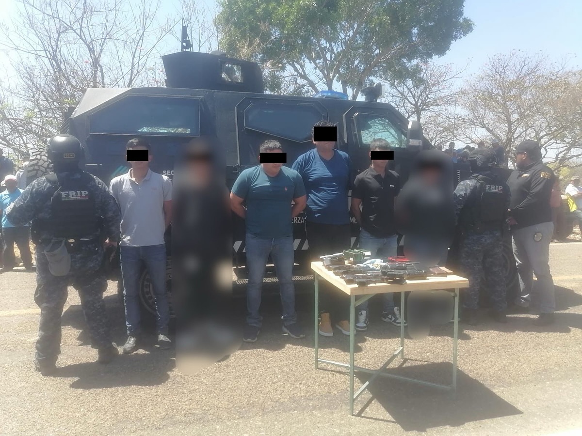 Detienen a seis personas y aseguran armas y vehículos en operativo interinstitucional en Chiapas.