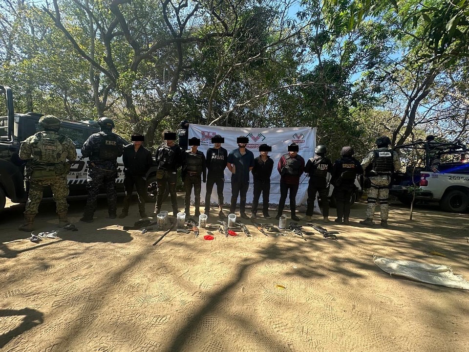En operativo interinstitucional detienen a siete masculinos en Villaflores. 