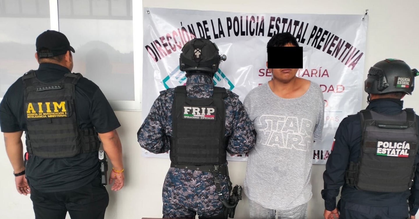 SSP y FGE detienen a masculino con presuntos narcóticos en San Cristóbal de las Casas.