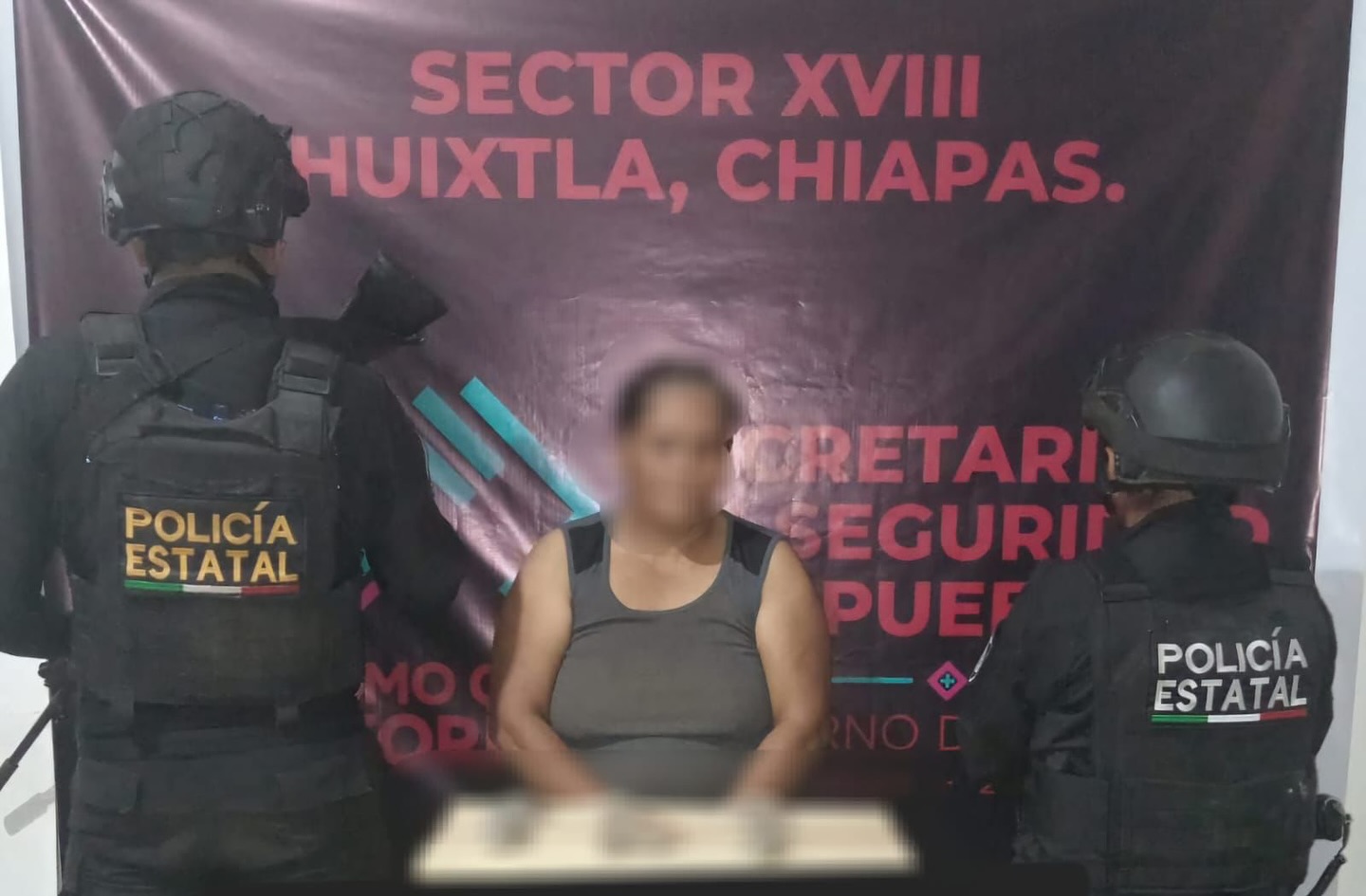 Policías Estatales detienen a una persona en posesión de narcóticos en Acapetahua.