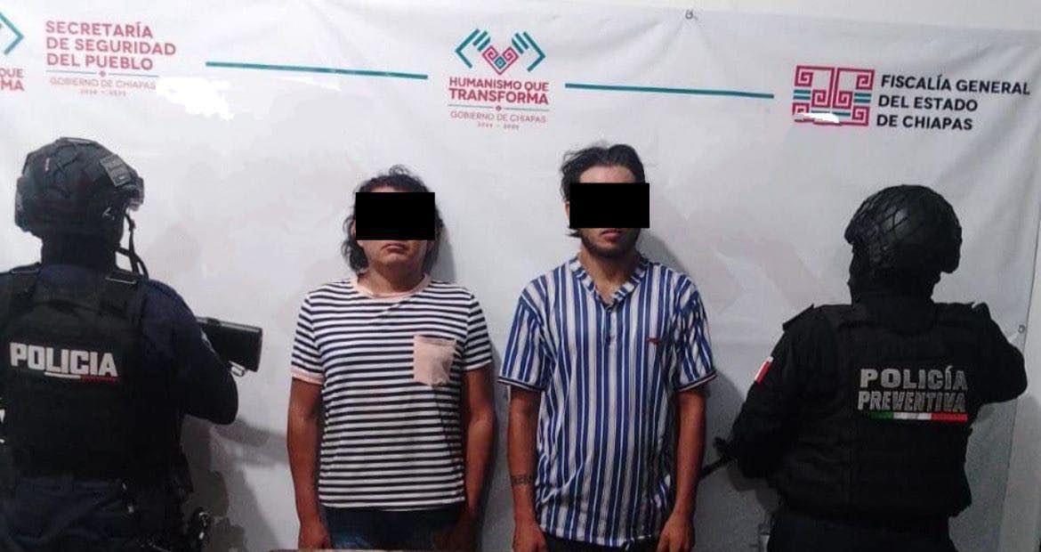 Policías Estatales detienen a tres personas con presuntos narcóticos en Ocosingo y Cacahoatán.