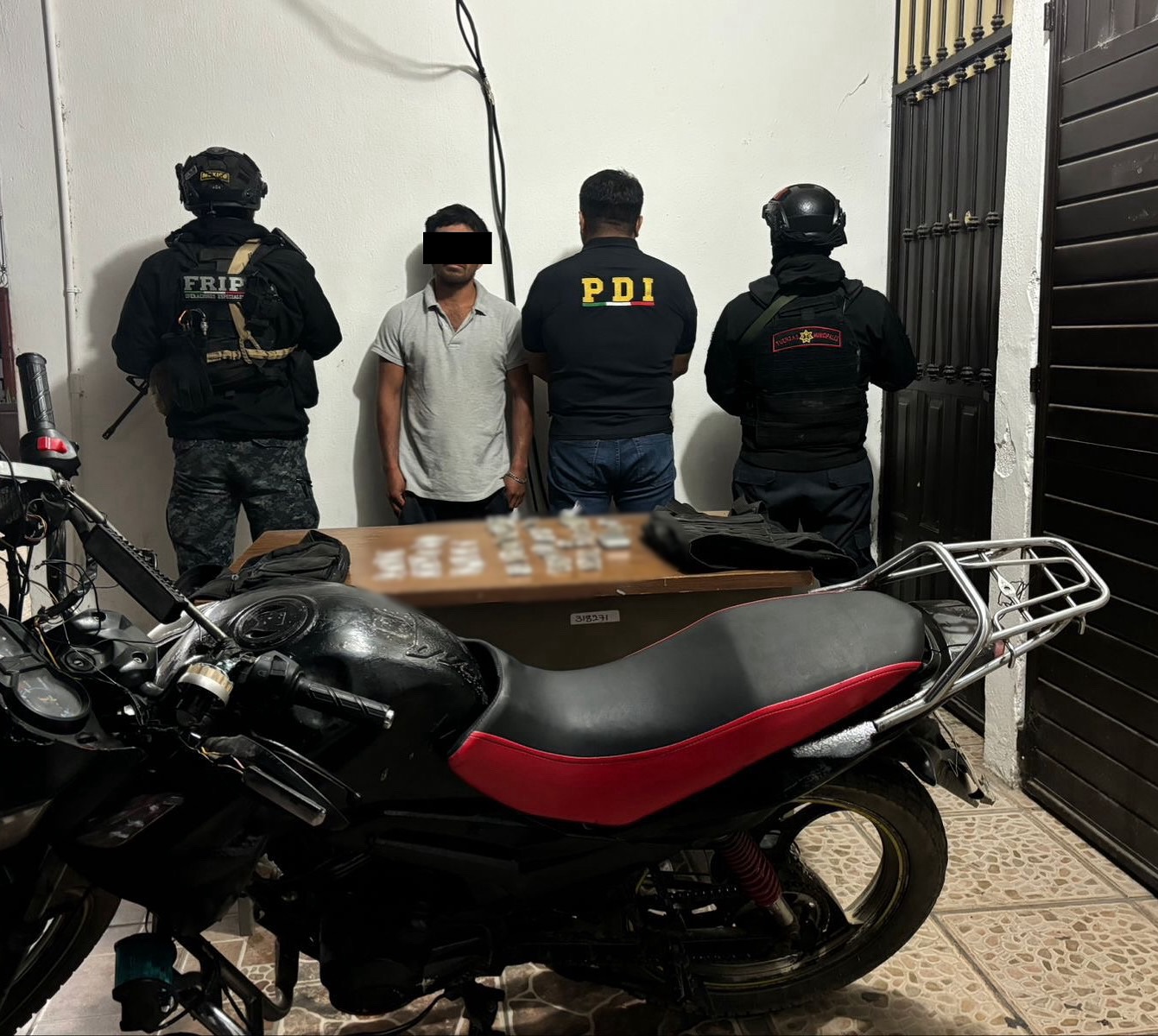 SSP y FGE detienen a un masculino con presunta droga en Chiapa de Corzo.
