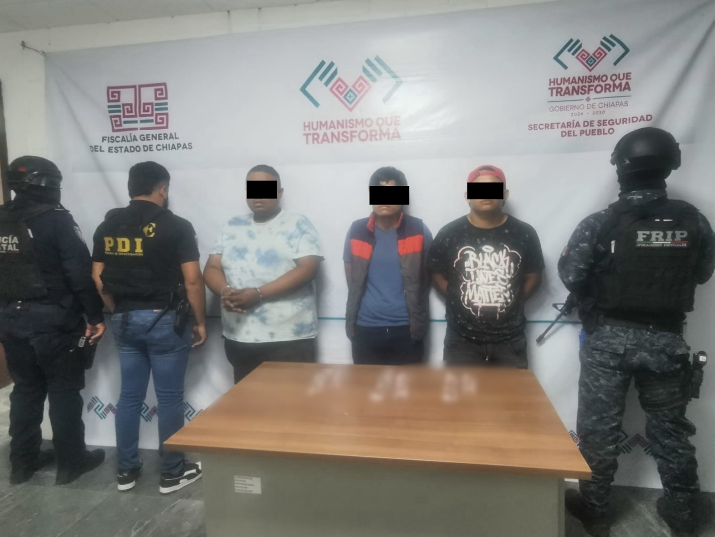 SSP Y FGE detienen a tres presuntos narcomenudistas en Tuxtla Gutiérrez.